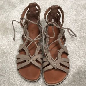 Gentle Souls by Kenneth Cole Gladiator Sandals